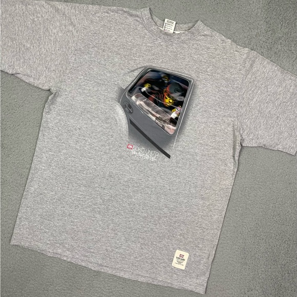 Ecko Unlimited Other - Vintage y2k ecko‎ unltd Holographic Grafitti T-shirt